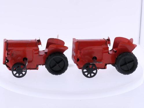 Set van 2 opwindbare blikken tractoren #3270, Hobby en Vrije tijd, Modelbouw | Auto's en Voertuigen, Gebruikt, Overige merken