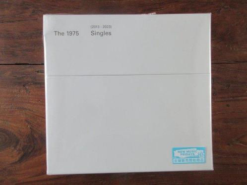 The 1975 - Singles (2013-2023) - 5 x 7 colored vinyl - Box, CD & DVD, Vinyles Singles