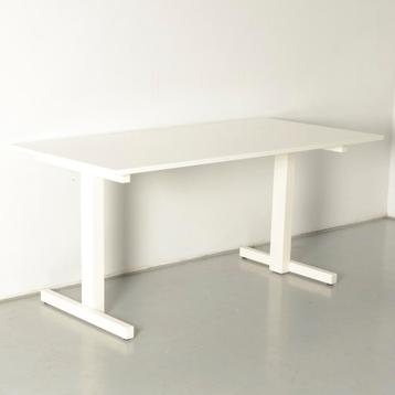 Bulo bureau, wit blad, 165 x 80 cm, vaste hoogte onderstel