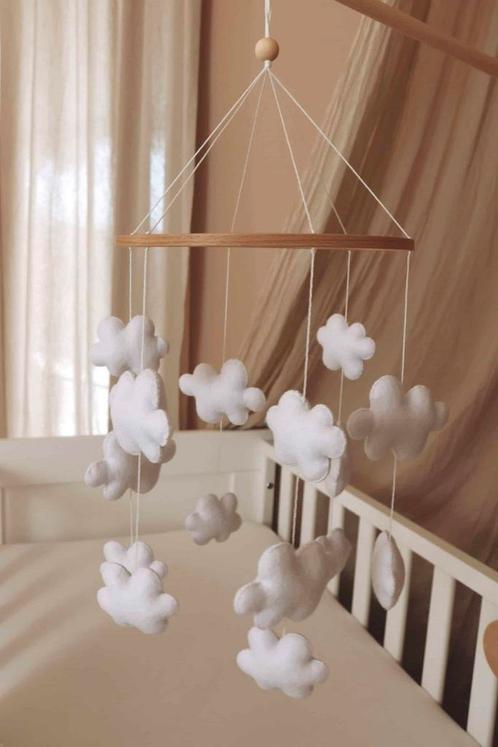 Mobile bébé nuages fait main, Kinderen en Baby's, Kinderkamer | Inrichting en Decoratie
