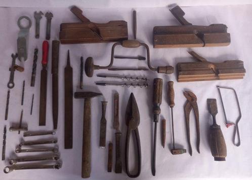 Collection de 40 outils à main anciens et antiques (40) -, Antiquités & Art, Curiosités & Brocante