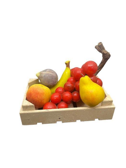 Figuur - Vijf stukken fruit in marmer met een kistje in, Antiek en Kunst, Curiosa en Brocante
