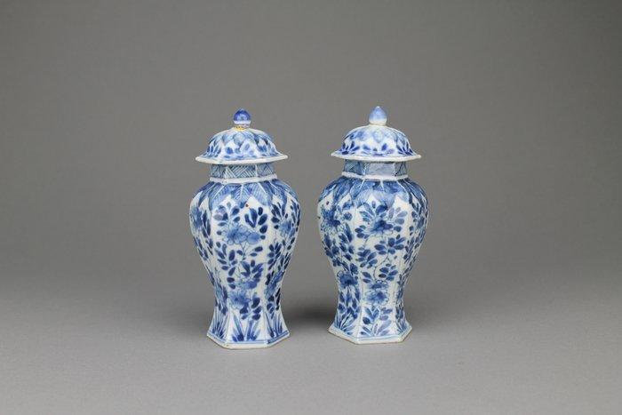 Vazen met bloemen - Porselein - China - Kangxi (1662-1722), Antiek en Kunst, Antiek | Overige Antiek