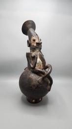 prachtige figuratieve pot - Mangbetu - Congo, Democratische