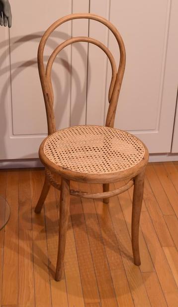 SANS MARQUE chaise beschikbaar voor biedingen