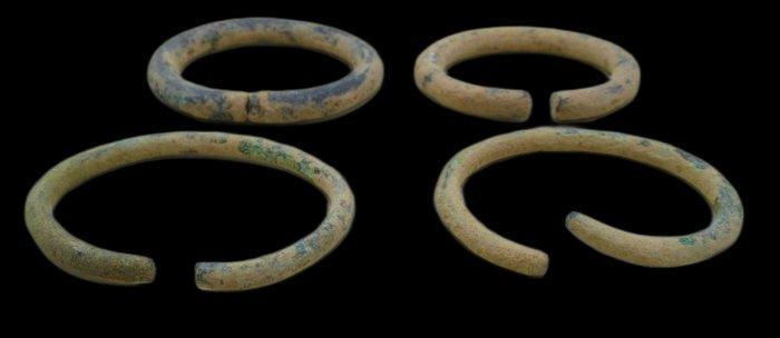 Époque Viking collection de bracelets en bronze ancien,, Antiquités & Art, Antiquités | Autres Antiquités