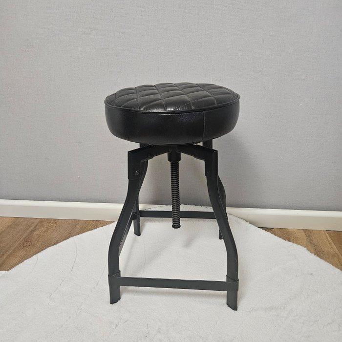 Kruk - Draaikruk in hoogte verstelbaar - Leder, IJzer, Antiquités & Art, Art | Objets design