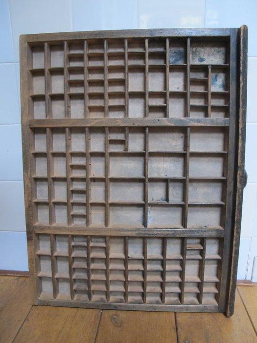 Drukblokken - Originele houten drukkerij letterbak 1940, Antiek en Kunst, Antiek | Wandborden en Tegels