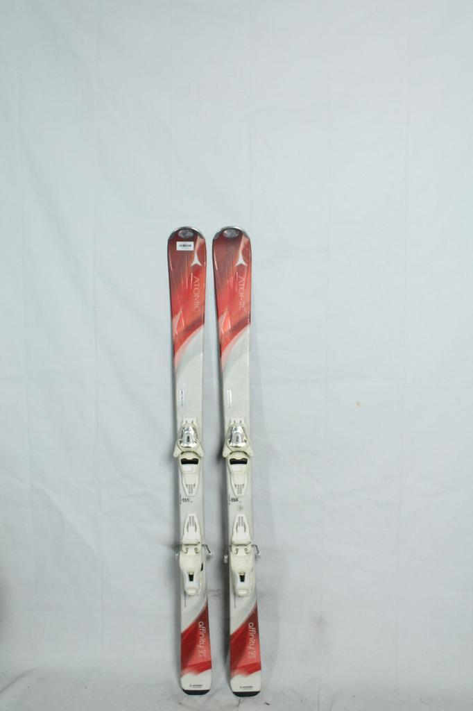 Refurbished - Ski - Atomic Affinity - 140, Sport en Fitness, Skiën en Langlaufen, Ski, 140 tot 160 cm, Gebruikt, Atomic, Ski's