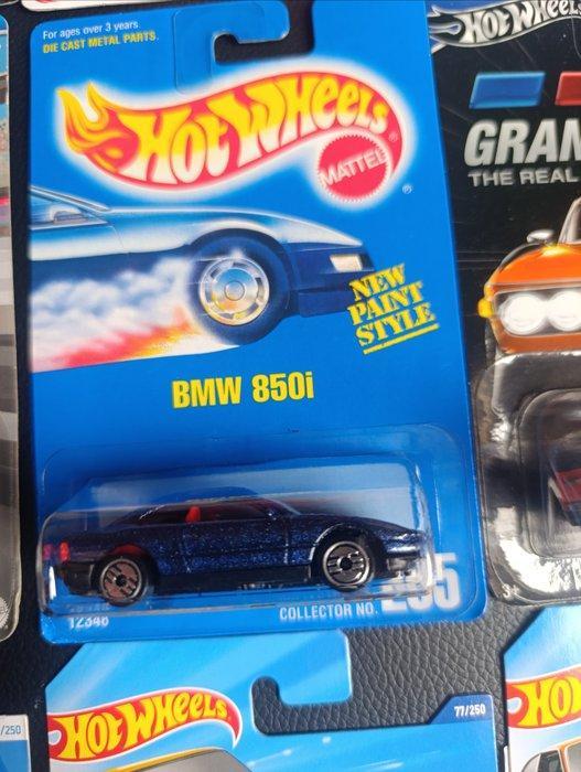 Hot Wheels 1:64 - Model raceauto (9) - BMW 850i, BMW 2002,, Hobby en Vrije tijd, Modelauto's | 1:5 tot 1:12