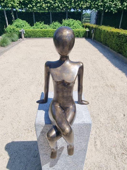 sculptuur, Een relaxerende vrouw - 58 cm - Brons, Antiek en Kunst, Kunst | Designobjecten