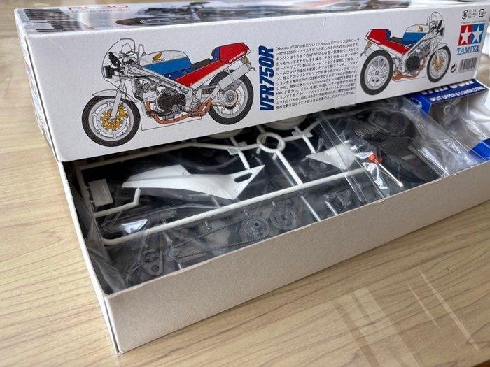 Tamiya 1:12 - Modelbouwdoos - Tamiya 1/12 Honda VFR750R RC30, Hobby en Vrije tijd, Modelauto's | 1:5 tot 1:12