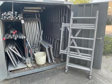 Online veiling: ASC en BOS Steigers met Opslagcontainer