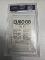 1988 Panini Euro 88 Michael Laudrup #123 - PSA 7 Graded, Verzamelen, Nieuw