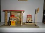 Hoch & Beckmann - Shell Gas Station met hefplatform,