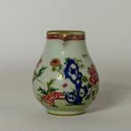 Een Chinese melkkan in famille rose, vroege Qing-dynastie -, Antiek en Kunst