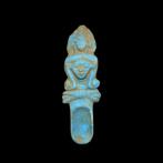 Replica van de oude Egyptenaar Hoofd van de godin Hathor met, Nieuw