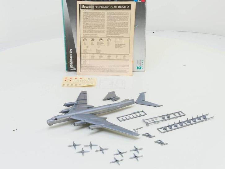 Schaal 1:144 Revell 4602 Tupolev TU-95 Bear D        #238, Hobby en Vrije tijd, Modelbouw | Vliegtuigen en Helikopters, Gebruikt
