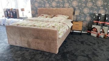 Belle Boxspringset met voetbord 180/200