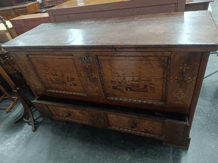 Cassapanca - Walnoot - Huwelijkskist intarsia, Puglia., Antiek en Kunst, Antiek | Overige Antiek