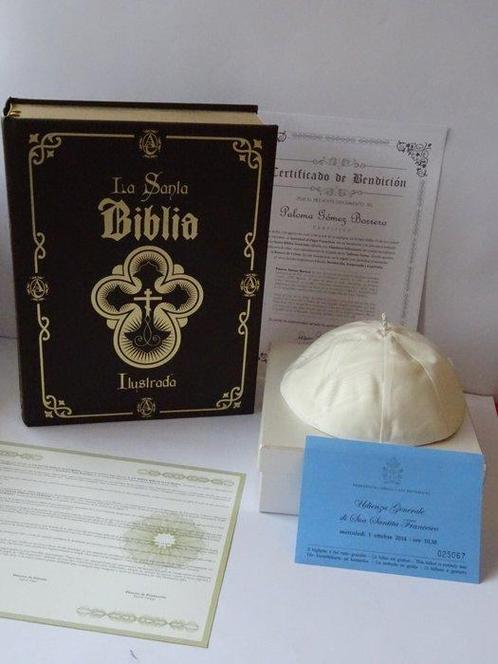 Rare and exclusive Bible blessed by Pope Francis in 2016, Antiek en Kunst, Antiek | Boeken en Manuscripten