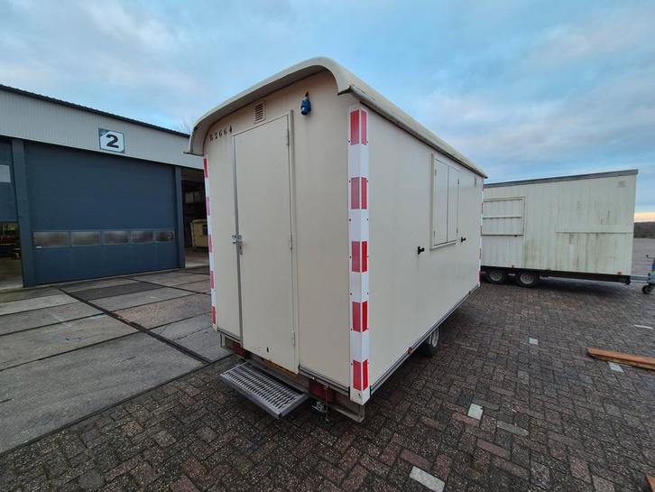 Keetwagen schaftwagen 4m geen kenteken HS-1581, Articles professionnels, Machines & Construction | Abris de chantier & Conteneurs