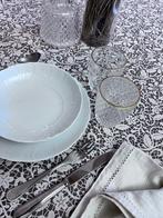 Délicieuse nappe pour les grandes tables. Effet broderie -, Antiek en Kunst