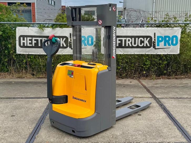 Jungheinrich EJC112-250ZZ (2018) stapelaar MET VIDEO, Zakelijke goederen, Machines en Bouw | Heftrucks en Intern transport, Stapelaar