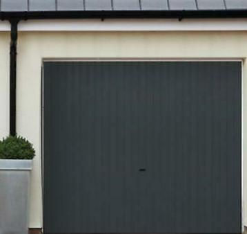 Porte de Garage Basculante L2200xH2000 standard beschikbaar voor biedingen