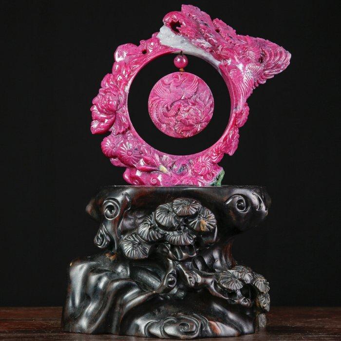Ruby, de koning der edelstenen, is een variëteit van korund., Antiek en Kunst, Curiosa en Brocante