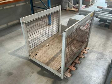 Materiaallift beschikbaar voor biedingen