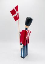 Kay Bojesen - Figuur - Royal Guardsman with flag - Hout, Antiek en Kunst