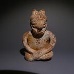 Colima, Westkust Mexico Terracotta Zittende figuur. 7 cm