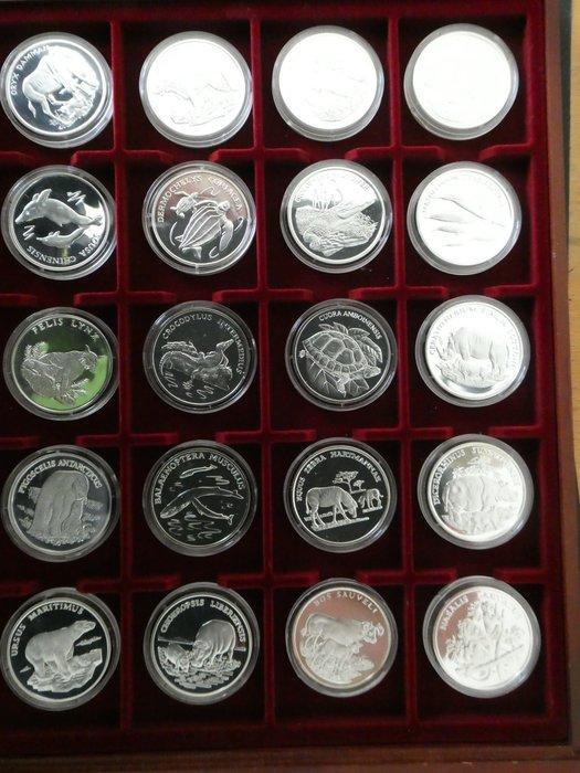 Wereld. 1996 WWF 30 Years, collection of 0.999 silver coins, Postzegels en Munten, Munten | Europa | Niet-Euromunten