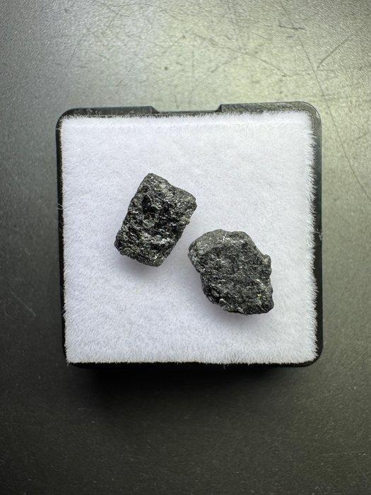 Set van 2 zwarte diamanten. 3,12 karaat. Geen reserveprijs!, Verzamelen, Mineralen en Fossielen