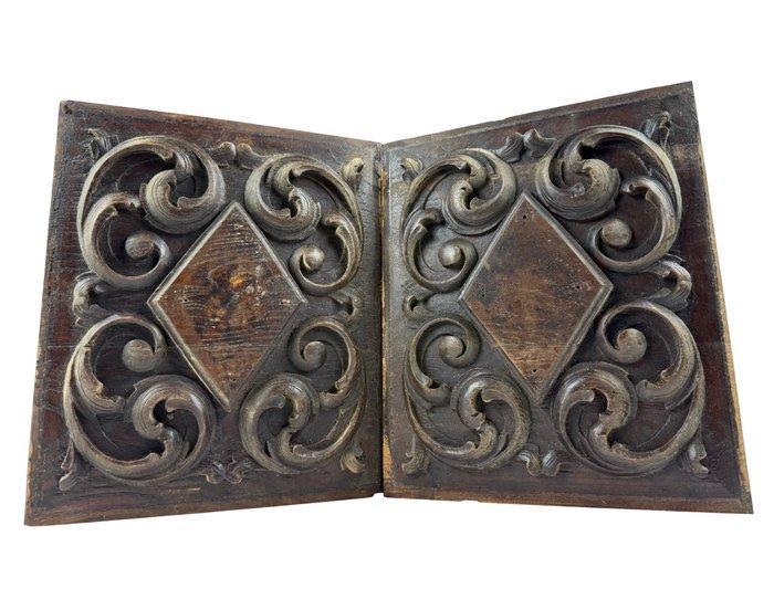 Wanddecoratie (4) - Vier decoratieve houtsnijwerk panelen. -, Antiek en Kunst, Curiosa en Brocante