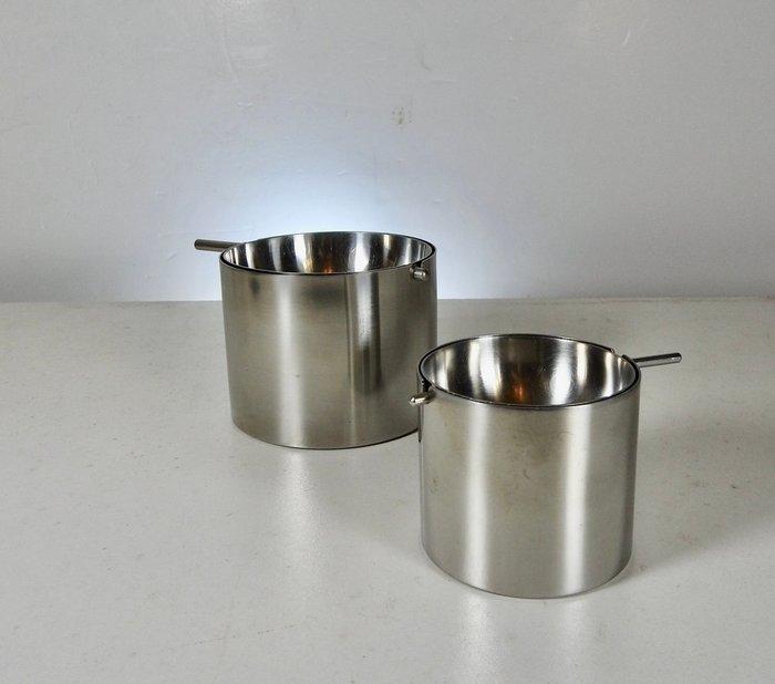 Stelton - Arne Jacobsen - Asbak - Cylinda line - rvs, Antiek en Kunst, Antiek | Meubels | Stoelen en Sofa's