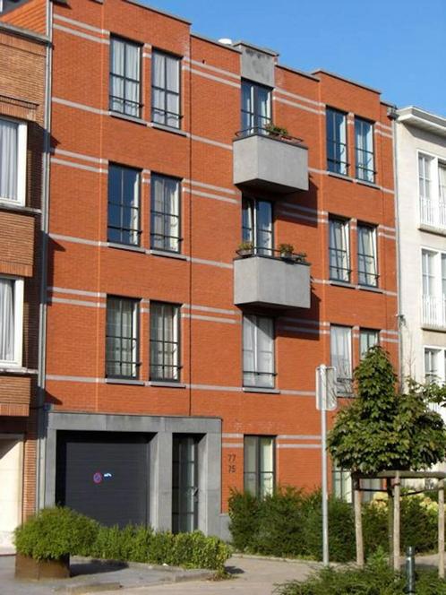 Appartement aan Rue Major Pétillon, Etterbeek, Immo, Appartementen en Studio's te huur, 50 m² of meer