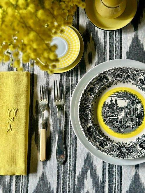 Nappe ottomane avec imprimé style ikat pour grandes tables., Antiek en Kunst, Antiek | Tapijten, Tafelkleden en Textiel