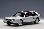 Autoart Signature 1:18 - Model hatchback - Lancia Delta S4, Hobby en Vrije tijd, Nieuw