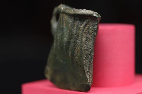 Bronstijd Urnfield Cultuur - Miniatuur Votieve bijl-kop, Antiek en Kunst, Antiek | Overige Antiek