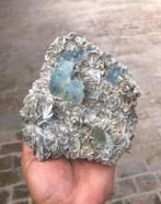 Natuurlijke Aquamarijn Kristallen Met Moskoviet Mica, Verzamelen, Mineralen en Fossielen