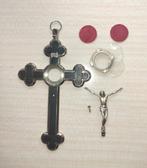 Crucifix - IJzer, Glas, Textiel - 2000-2010 - Reliekkruis