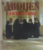 Abdijen in West-Europa en hun bewoners 9789026105692, Boeken, Ton H M van Schaik, Robin Lutz, Gelezen, Verzenden
