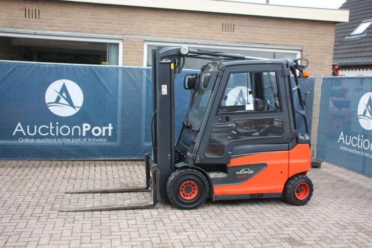 Veiling: Heftruck Linde E25-01 Elektrisch 2500kg 4.7m 2015, Articles professionnels, Machines & Construction | Chariots élévateurs & Transport interne