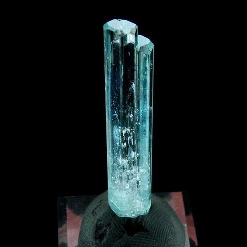 Aquamarijn (drijvende kristal) Doi Ty-berg, Thuong Xuân,, Verzamelen, Mineralen en Fossielen
