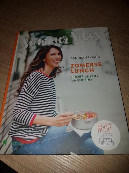 SUMMER VIBES - Zomerse Lunch. Sandra Bekkari. 5420022914560, Boeken, Overige Boeken, Zo goed als nieuw, Verzenden
