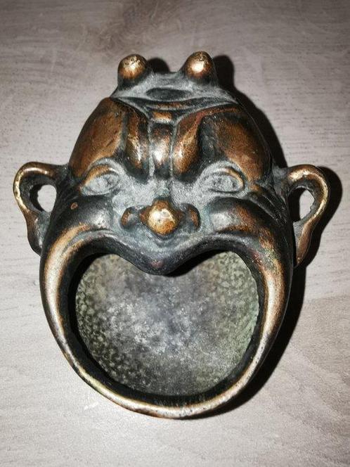 Asbak - Brons - Asbak in de vorm van een satirekop, Antiek en Kunst, Curiosa en Brocante