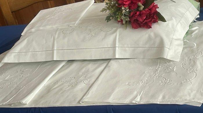 ricami e spilature fatti a mano - Drap dépoque - Drap de, Antiek en Kunst, Antiek | Tapijten, Tafelkleden en Textiel