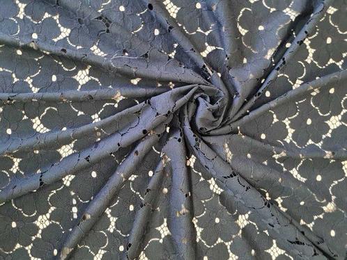 T.C.A. MILANO S.R.L. - Textile - 400 cm - 130 cm, Antiek en Kunst, Antiek | Tapijten, Tafelkleden en Textiel